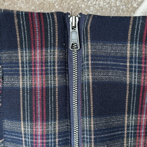 FREE PEOPLE tartan plaid 3/4 length skirt with side slit. Size 2 - Picture 4 of 6